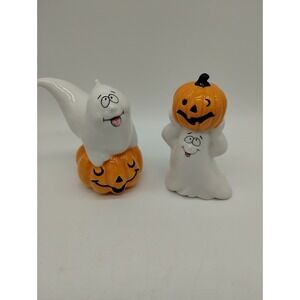 Set Of 2 Adorable Playful Ceramic Halloween Ghost Figurines 4" Tall Pumpkins